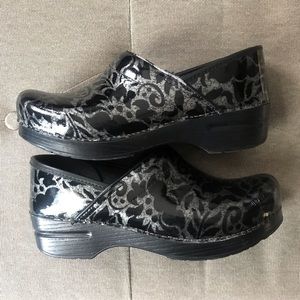 Excellent condition Dansko clogs